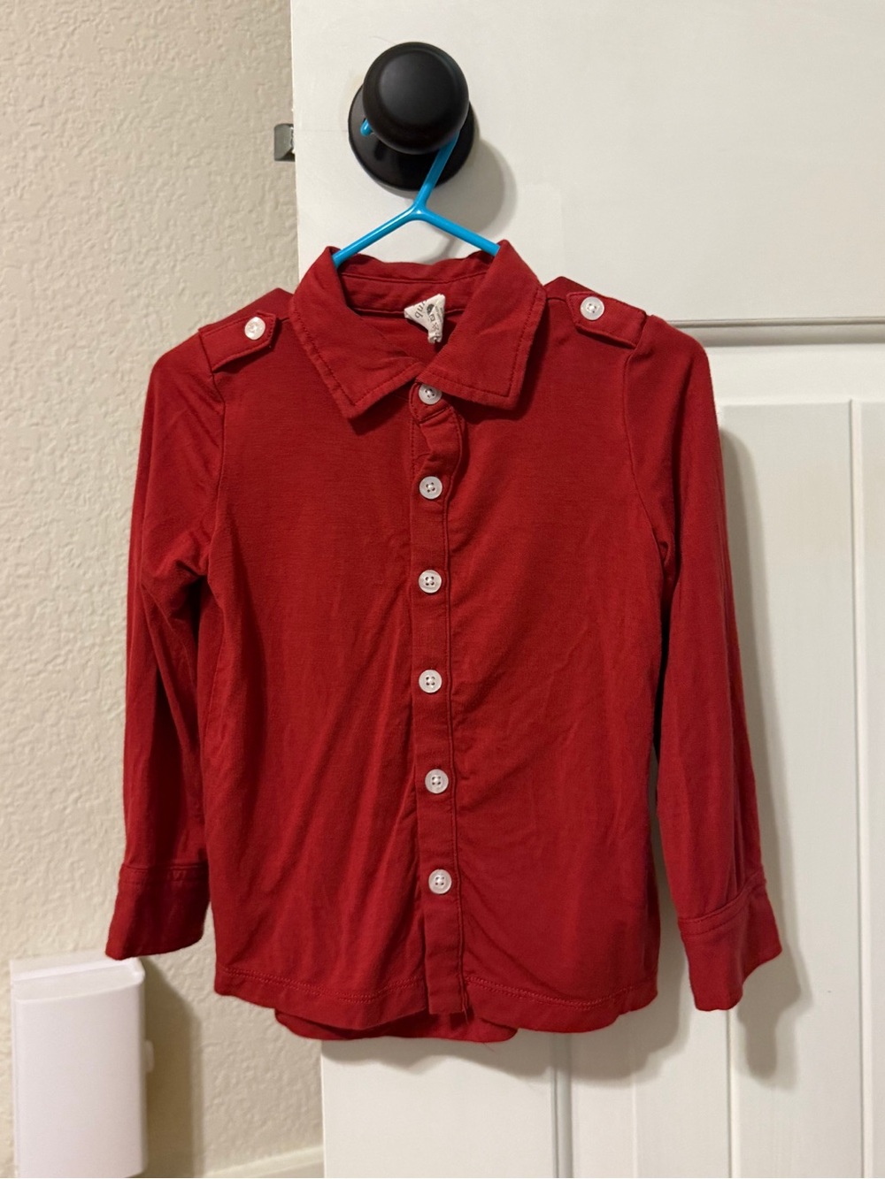kate quinn - long sleeve basic henley tee | dark cranberry | classic rib - 18-24